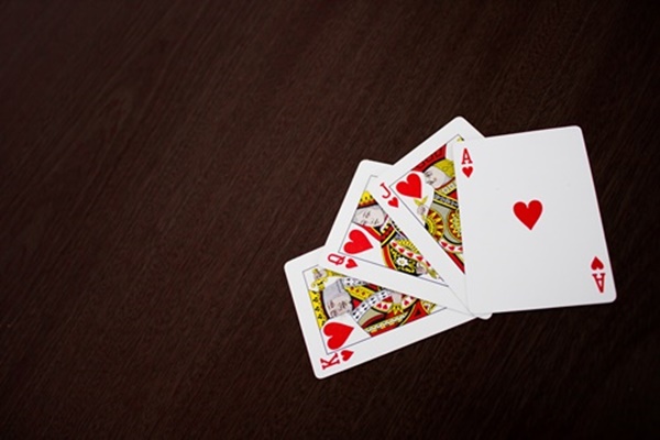 Điều gì làm nên sức hấp dẫn của Teen Patti tại nhà cái uy tín