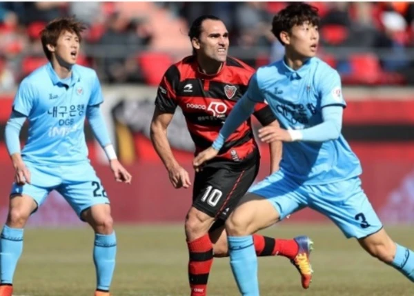 Gwangju vs Pohang Steelers, 12h00 ngày 3/12 – Soi kèo K-League